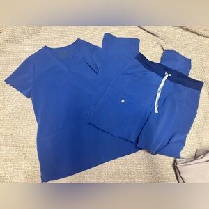 Perfect figs brand scrub set royal blue color XS 1 pocket top,technical bottom 💙